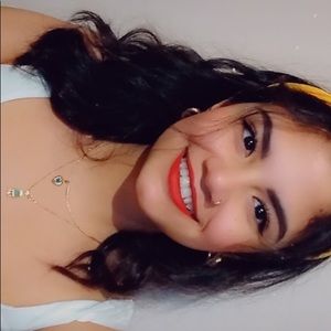 Meet your Posher, Thacïa